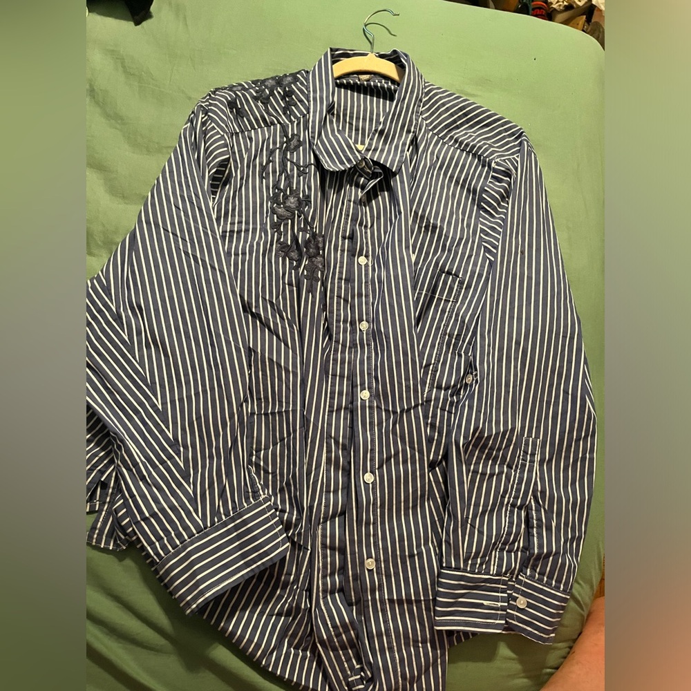 Alexander Jordan button up top blue pinstripe floral embroidery. Cute for work
